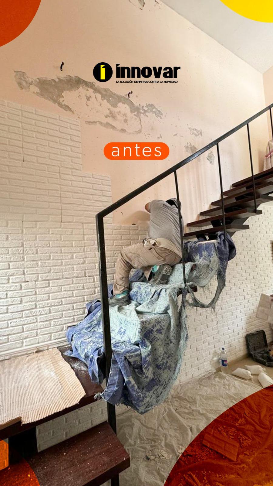 Pared con humedad antes de la intervención de Innovar