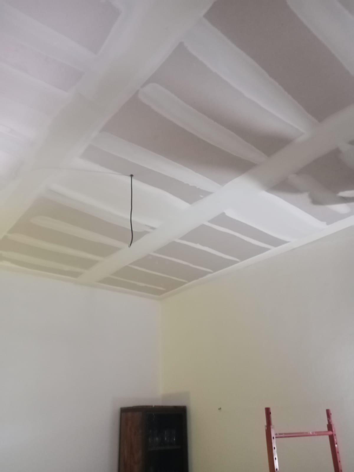 Cielorraso con vigas instalado